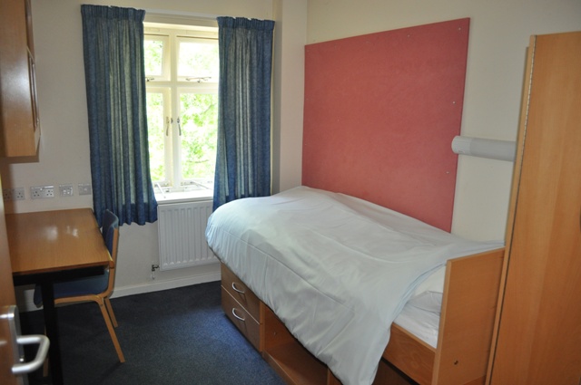 10-CAMERA-SINGOLA_PALMER-ACCOMODATION