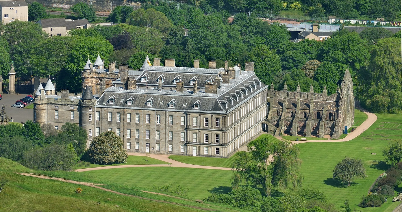 Edinburgh_Holyrood_Palace_from_Arthurs_Seat